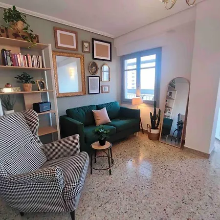 Acogedor A 5 Min Del Ave Daire