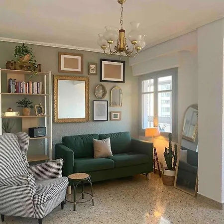 Acogedor A 5 Min Del Ave Apartment